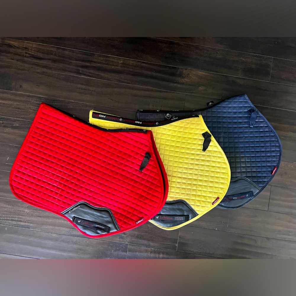 LeMieux Suede Close Contact Square Saddle Pads (3)